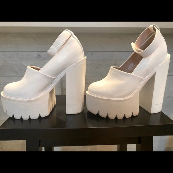 Jeffrey Campbell SCULLY Platforms - Picture 4 of 5